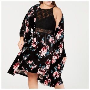 🆕Plus Size Robe in floral velvet Plus Size